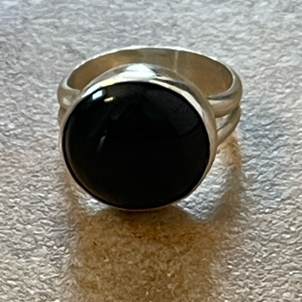 Sterling Silver Round Onyx Ring